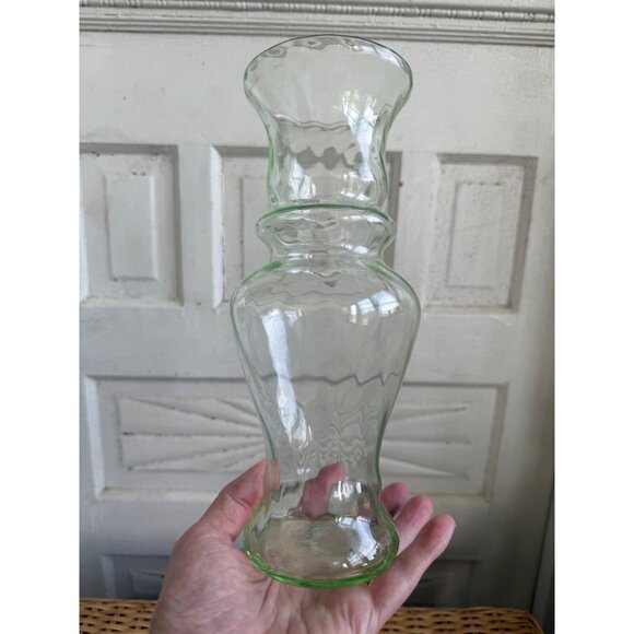 Vintage 30's Optic Ribbed Green Glass Uranium Vase 9" - Picture 13 of 16